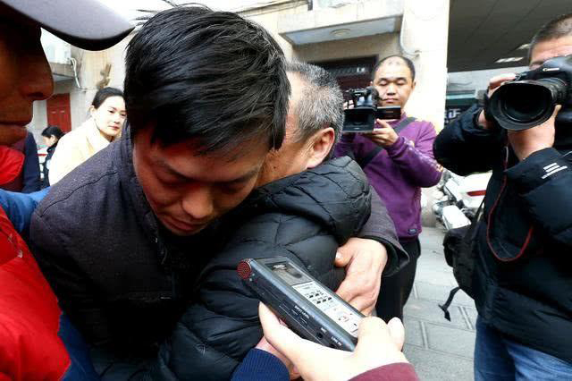 苏州鉴定中心助离散父子重聚,一句“爸,我回家了”泪目全场